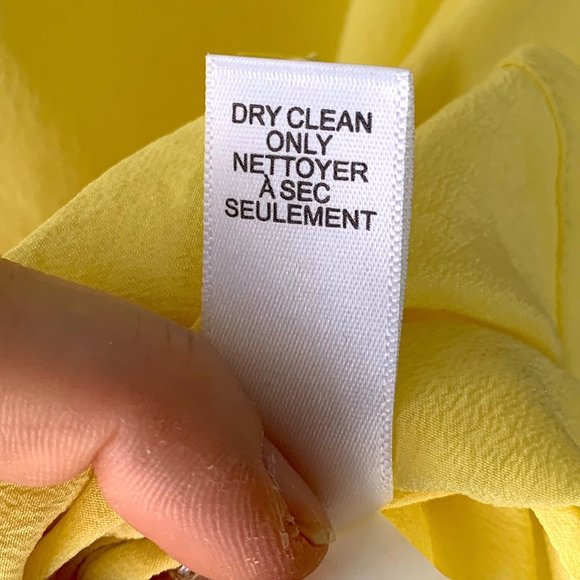 Banana Republic 100% Silk Sleeveless Blouse With Buttons - Picture 6 of 9